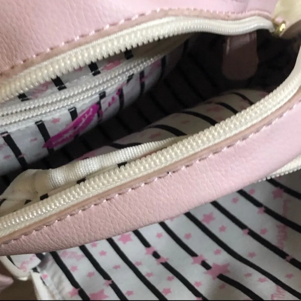 Backpack - Picture 8 of 9